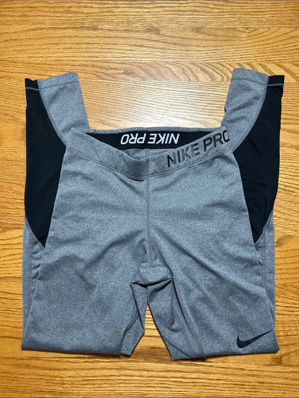 Women’s Nike Pro Leggings Grey and Black Size Small